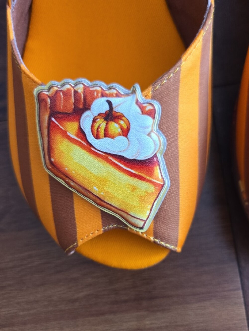 Hot Chocolate Design Orange Striped Fall Slingback Wedges Sz 38/8 - Picture 3 of 6